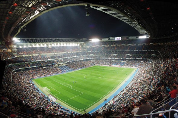 Tribünü dolmayan takıma ceza geliyor 4