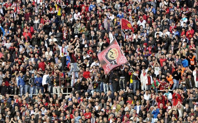 Tribünü dolmayan takıma ceza geliyor 16