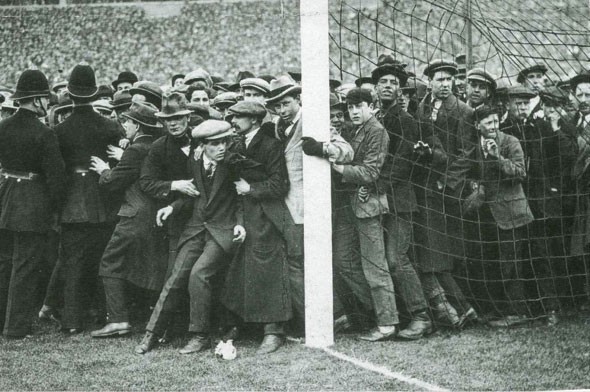 Futbol dünyasında tarihe geçen efsane kareler... 17