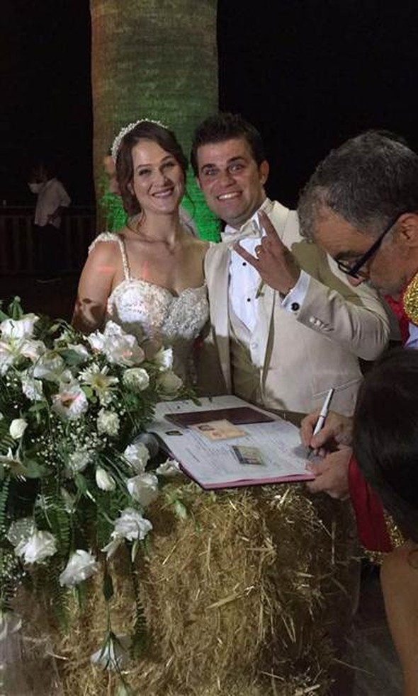 Düğün günü takıları çalan kamerada 6