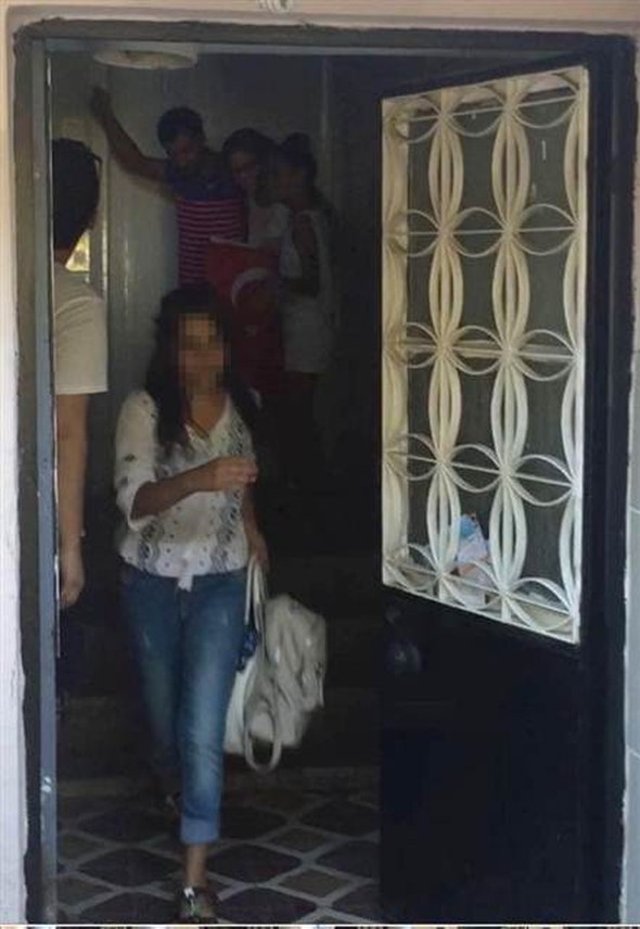 Düğün günü takıları çalan kamerada 7