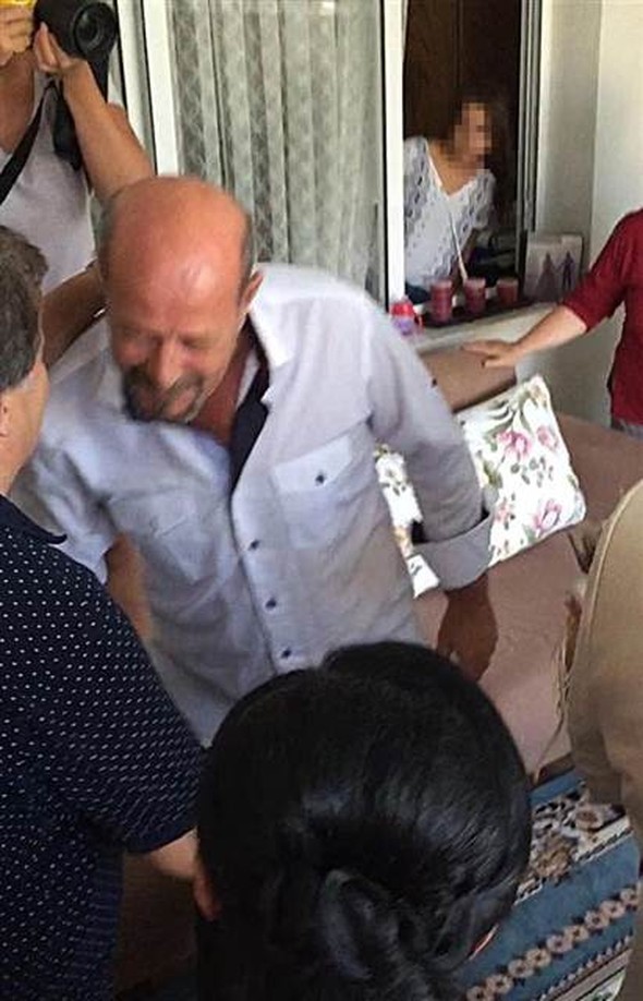 Düğün günü takıları çalan kamerada 9