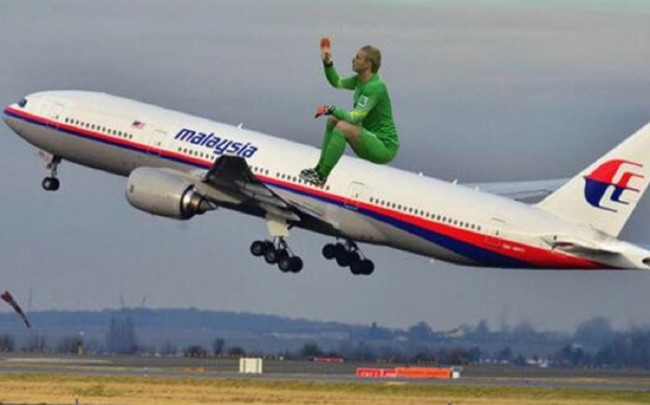 Kaleci Cillesen'in kalede oturuşu espiri konusu oldu 11