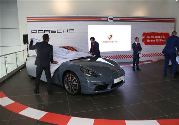 Porsche yeni modellerini tanıttı 3