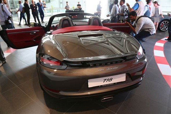 Porsche yeni modellerini tanıttı 7