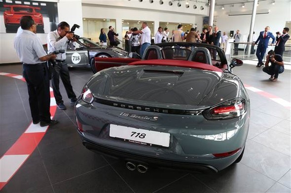 Porsche yeni modellerini tanıttı 10