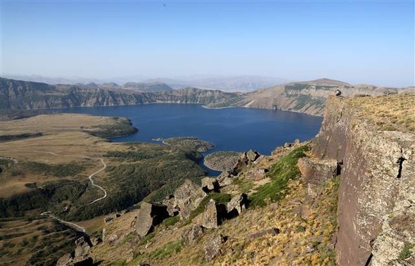 Gündüz geceye kavuşurken: Nemrut 4