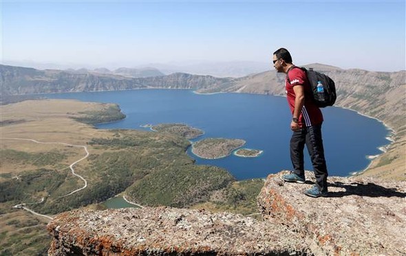 Gündüz geceye kavuşurken: Nemrut 17