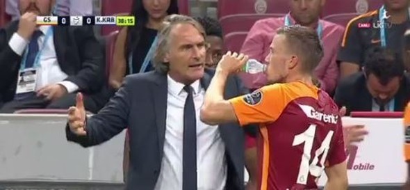 Riekerink oyuncusunu itti! 1