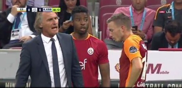 Riekerink oyuncusunu itti! 2