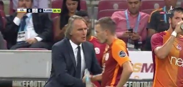 Riekerink oyuncusunu itti! 4