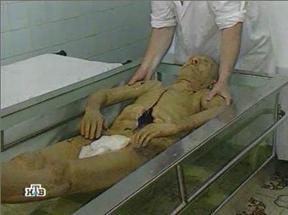 Dünyayı titreten liderin cesedi böyle mumyalandı! 1