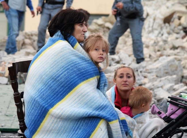 İtalya'da 6.2 büyüklüğünde deprem meydana geldi 14