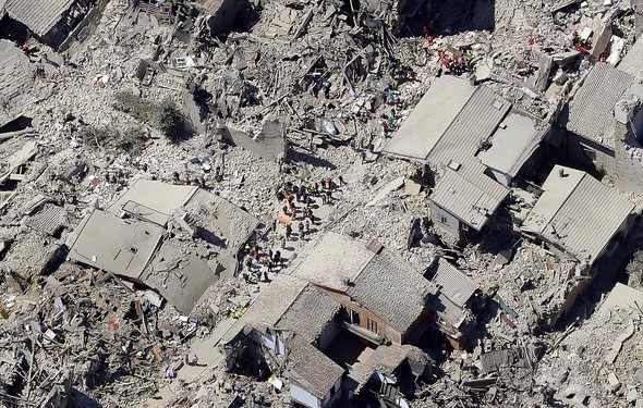 İtalya'da 17 saat sonra gelen mucize kurtuluş 11