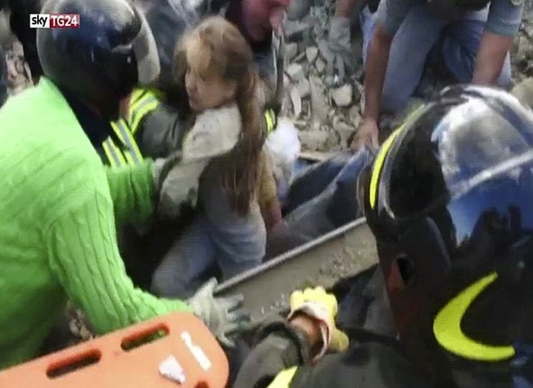 İtalya'da 17 saat sonra gelen mucize kurtuluş 3