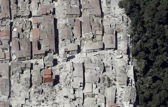 İtalya'da 17 saat sonra gelen mucize kurtuluş 9