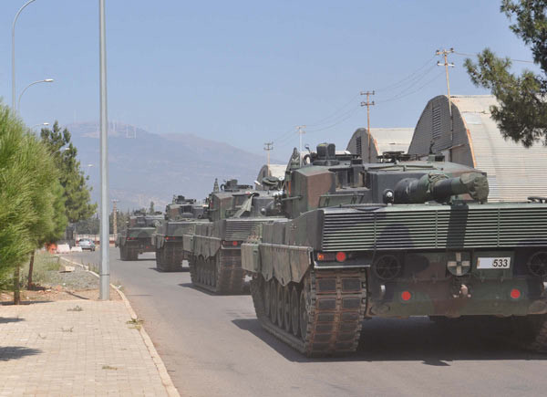 İstanbul'dan gönderilen tank ve obüsler Gaziantep İslahiye'de 2