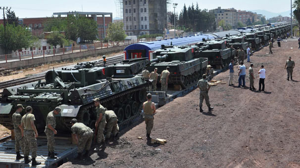 İstanbul'dan gönderilen tank ve obüsler Gaziantep İslahiye'de 8