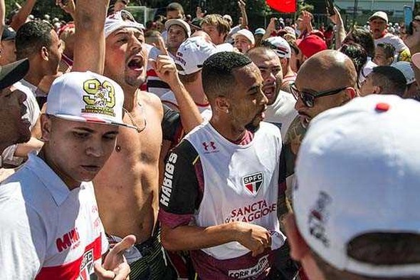 Kendisini siper eden Lugano Brezilya'da 'kahraman' ilan edildi 4