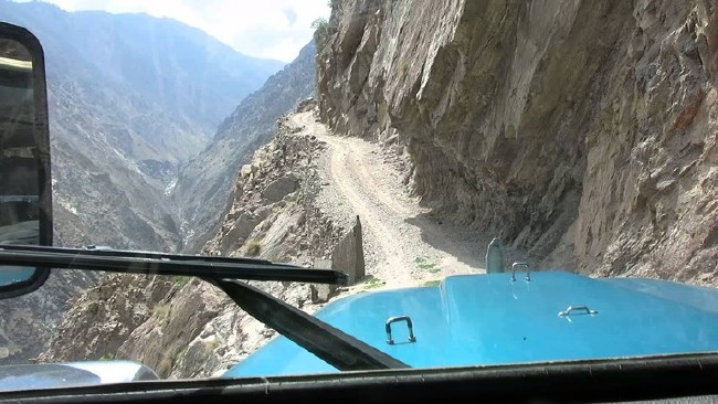 Tehlike ve cazibe aynı yolda 30