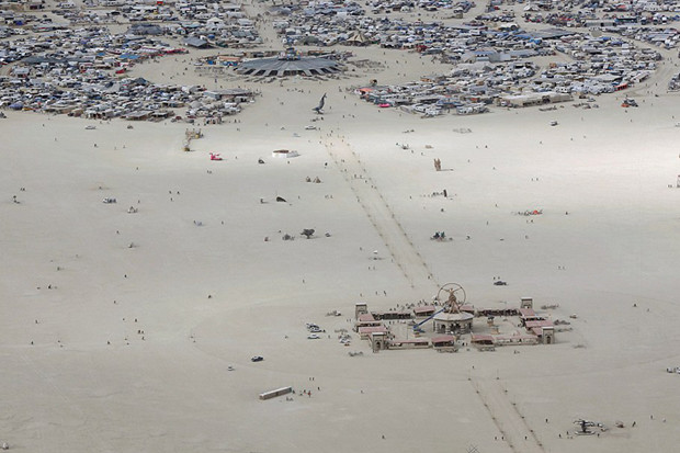 Çölün ortasına 70 bin kişilik şehir 4