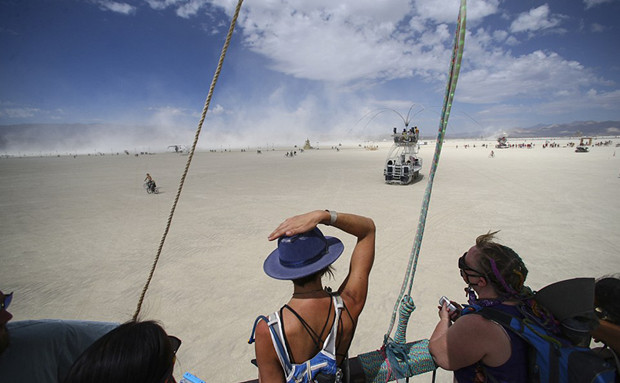 Çölün ortasına 70 bin kişilik şehir 6