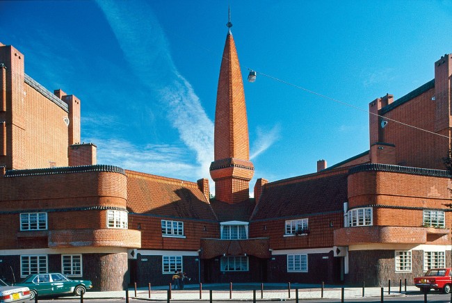 Birbininden ilginç eşi benzeri olmayan yapılar 11