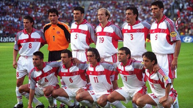 Milli Takım'ın unutulmaz kareleri 17