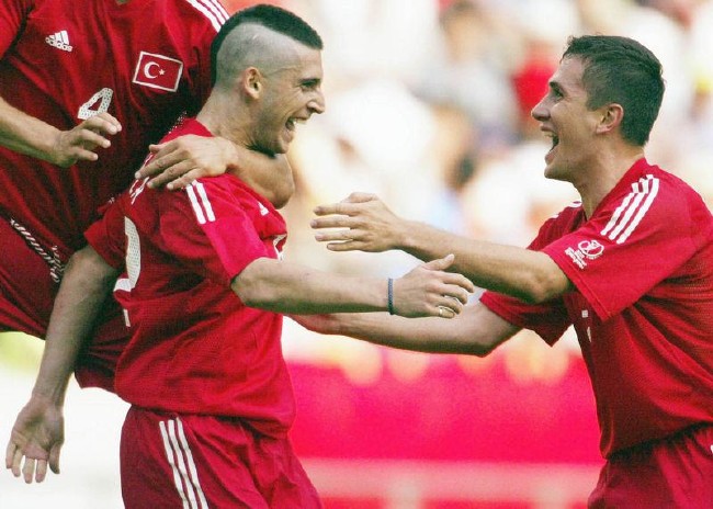 Milli Takım'ın unutulmaz kareleri 18