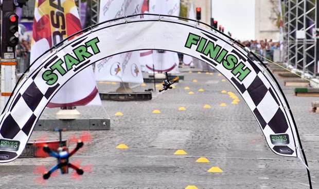 Paris'te drone yarışı 12