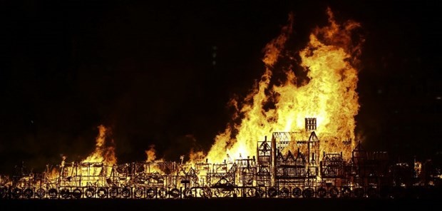Londra yanıyor! 14