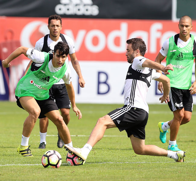 Beşiktaş idmanında gerginlik! 11