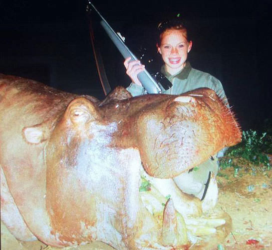 Genç kızın vahşi fotoğrafları tartışma konusu oldu 12