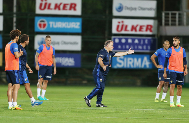 Advocaat Bursaspor maçı ilk 11'ini şekillendirdi 1