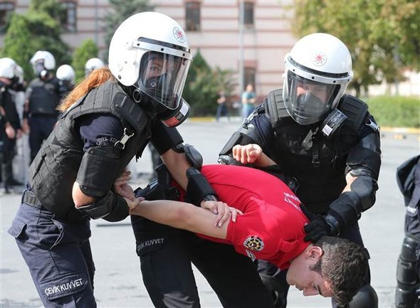 Çevik Kuvvet Ukraynalı polisleri eğitti 1