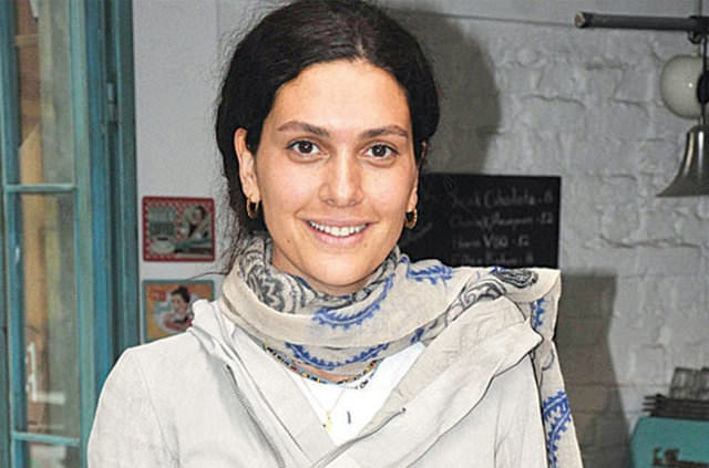 Ünlülerin makyajsız halleri 20