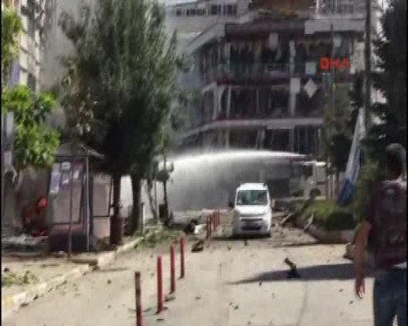 Van'daki patlamadan ilk görüntüler 10