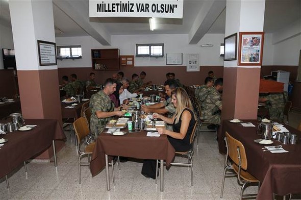 Suriye sınırındaki askere bayram sürprizi 17