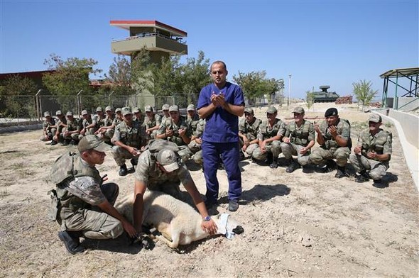 Suriye sınırındaki askere bayram sürprizi 18