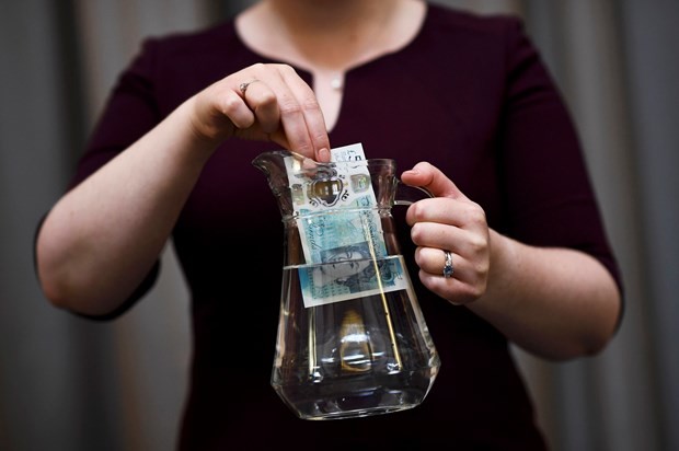 Bu parayı yırtmak imkansız 1