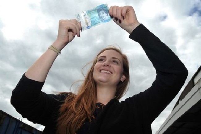 Bu parayı yırtmak imkansız 4