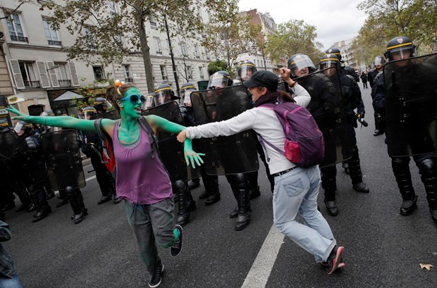 Fransa yine karıştı 4