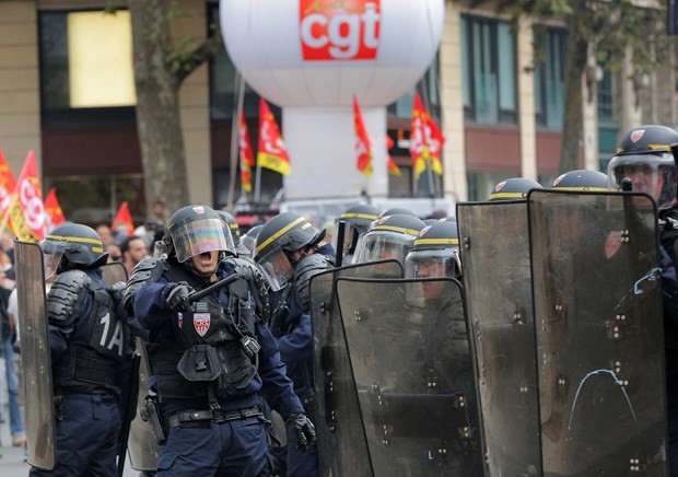 Fransa yine karıştı 6