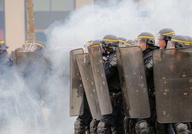 Fransa yine karıştı 7