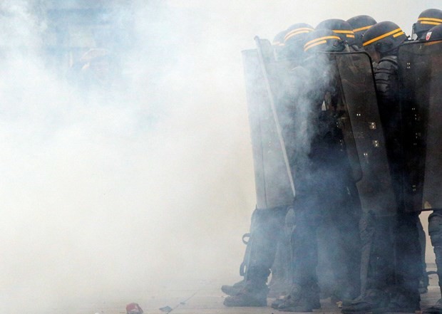 Fransa yine karıştı 8