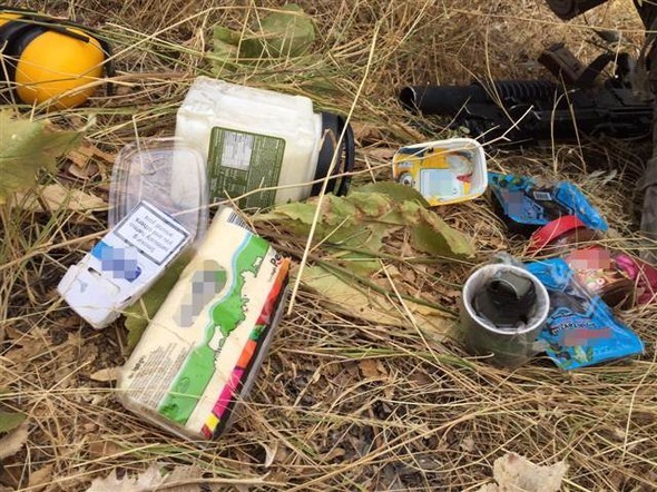 Askerler toprağa gömülü halde buldu, imha etti 10