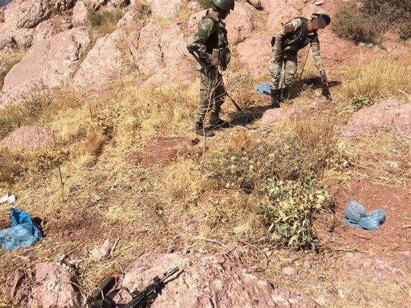 Askerler toprağa gömülü halde buldu, imha etti 5