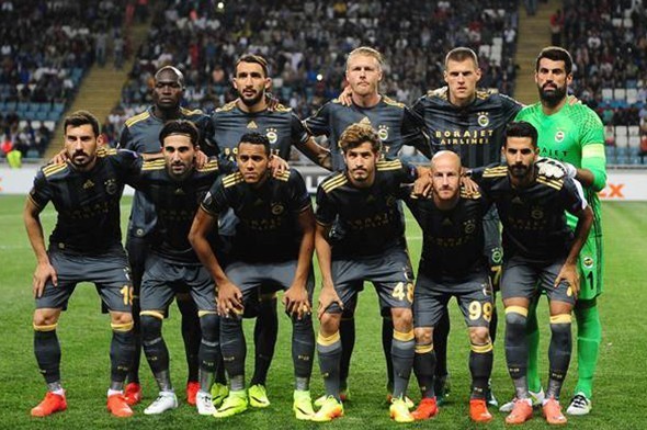 Advocaat Fenerbahçe'de 3 futbolcuyu gözden çıkardı! 3