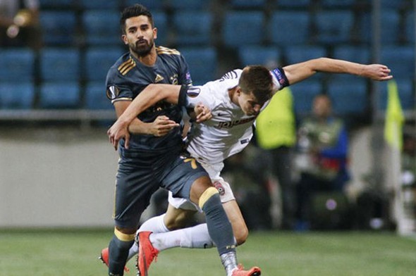 Advocaat Fenerbahçe'de 3 futbolcuyu gözden çıkardı! 5