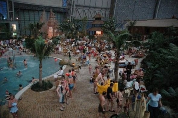 Dışı hangar, içi tropik ada 10